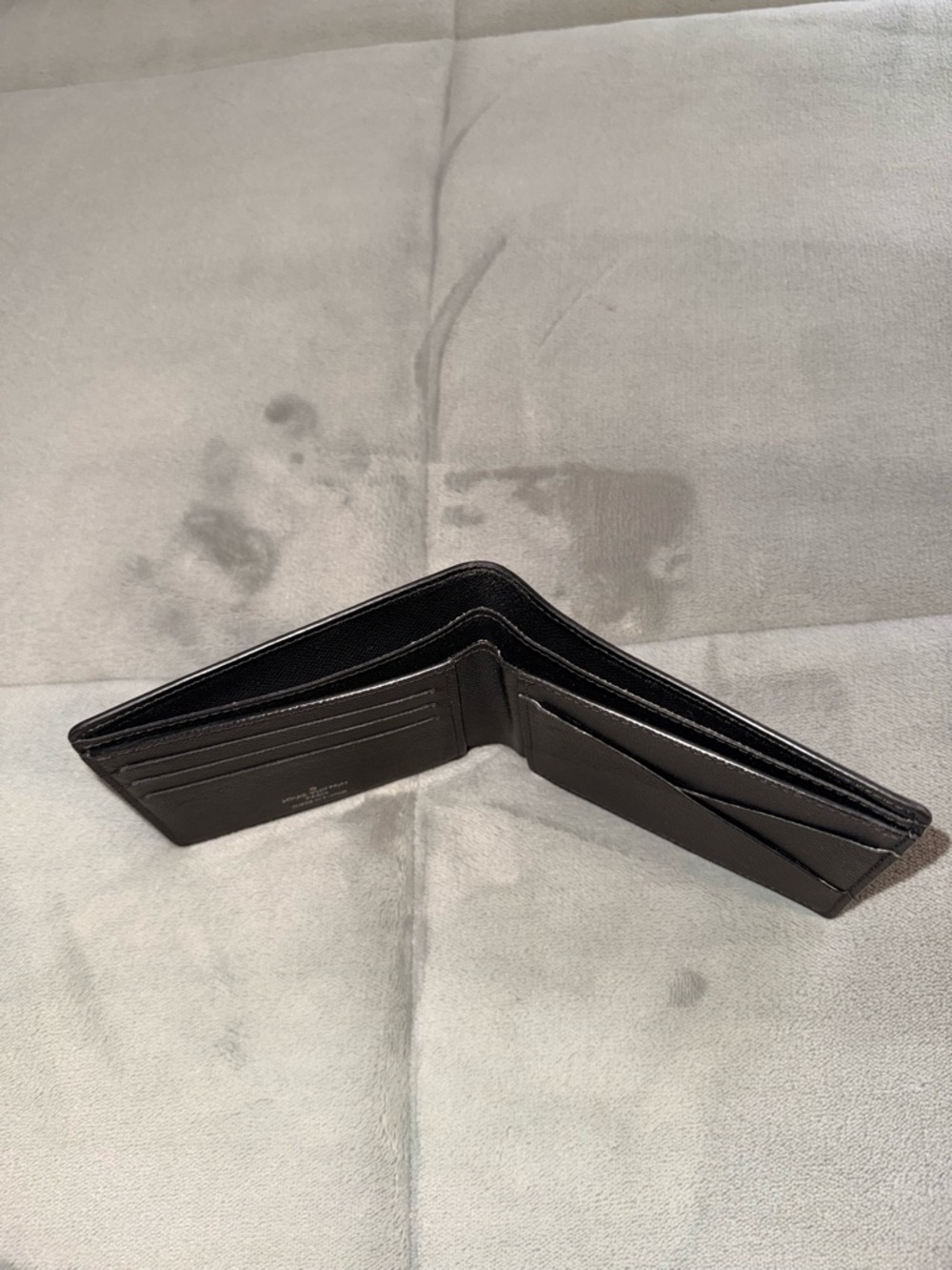 Louis Vuitton Taiga Leather Bifold Wallet – Black – Made in France - Picture 3 of 8